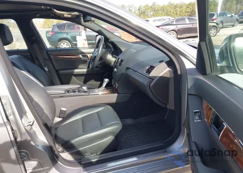 2009 Mercedes-Benz C 300 Luxury 4Matic/Sport 4Matic from USA, damaged, VIN WDDGF81X59R066923